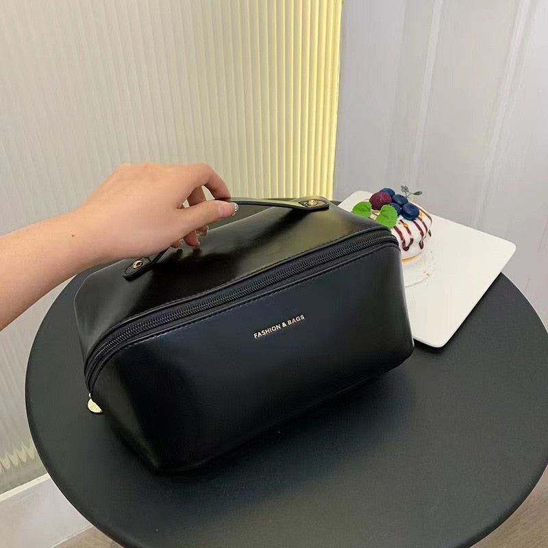 Make-up-Ledertasche