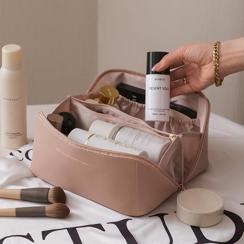 Reisekosmetiktasche aus Leder
