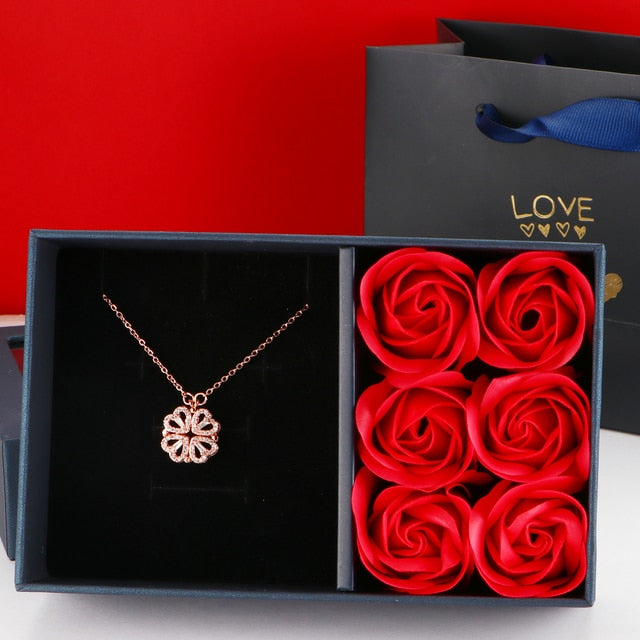 Detachable four leaf clover necklace