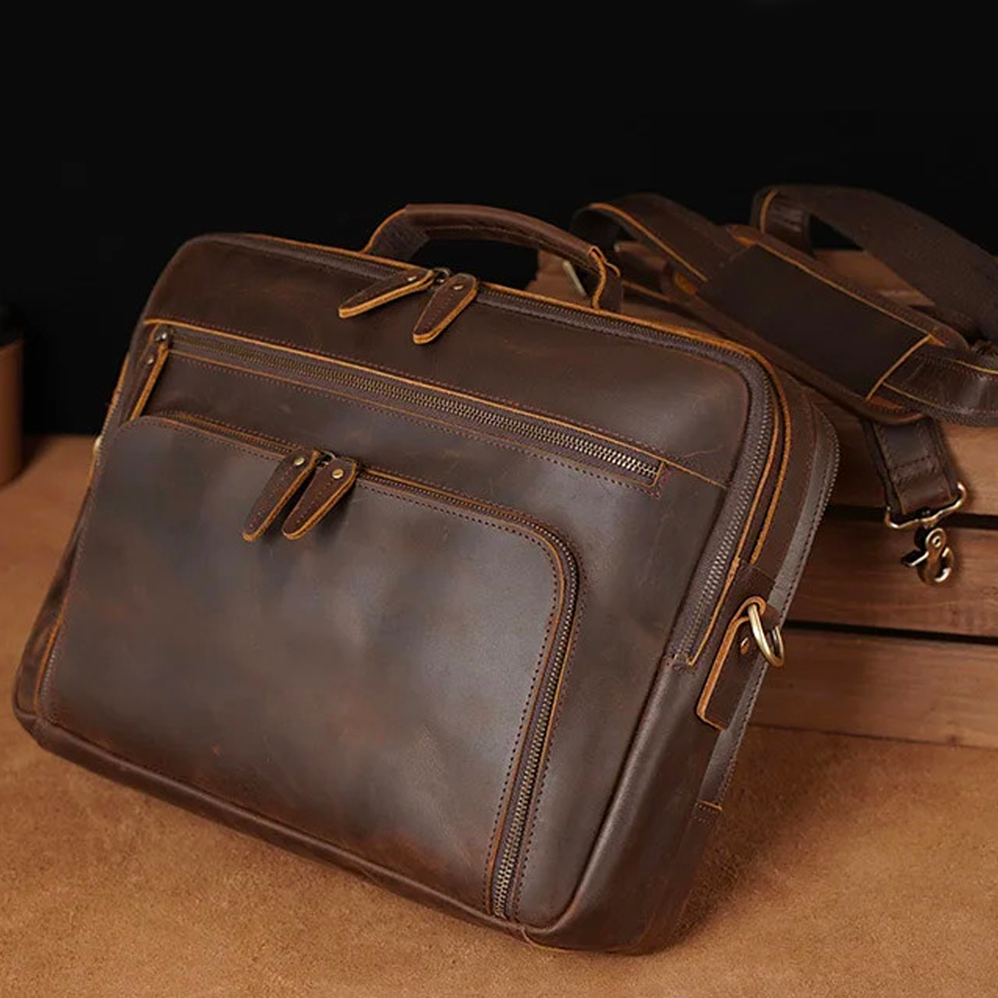 Men's business briefcase made of genuine leather 